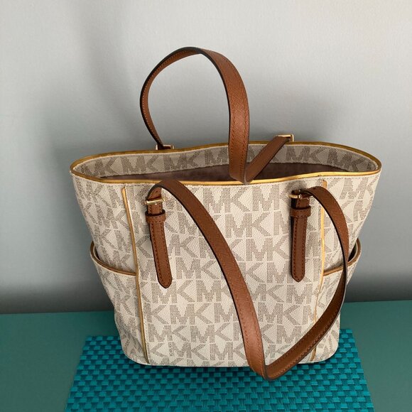 Michael Kors Signature Medium Tote (Vanilla) NWOT - Picture 3 of 16